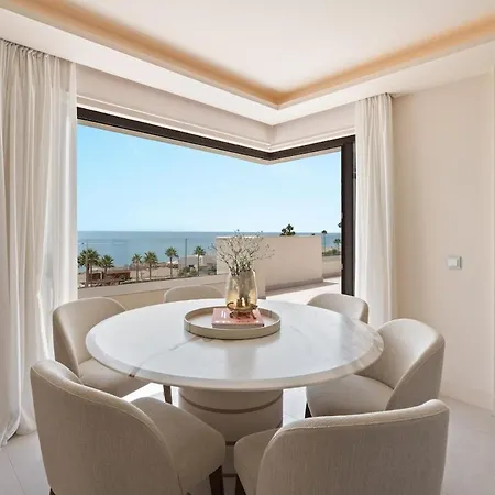 Apartman Beachfront Luxury 4-bed Penthouse In Velaya Rdr574