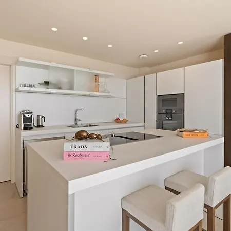 Beachfront Luxury 4-bed Penthouse In Velaya Rdr574 *