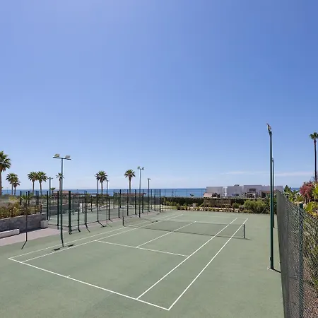 Beachfront Luxury 4-bed Penthouse In Velaya Rdr574